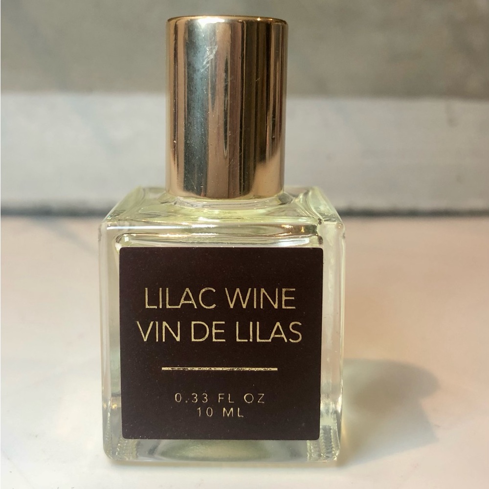 SAND + FOG Lilac Wine Perfume Oil - Picture 1 of 2